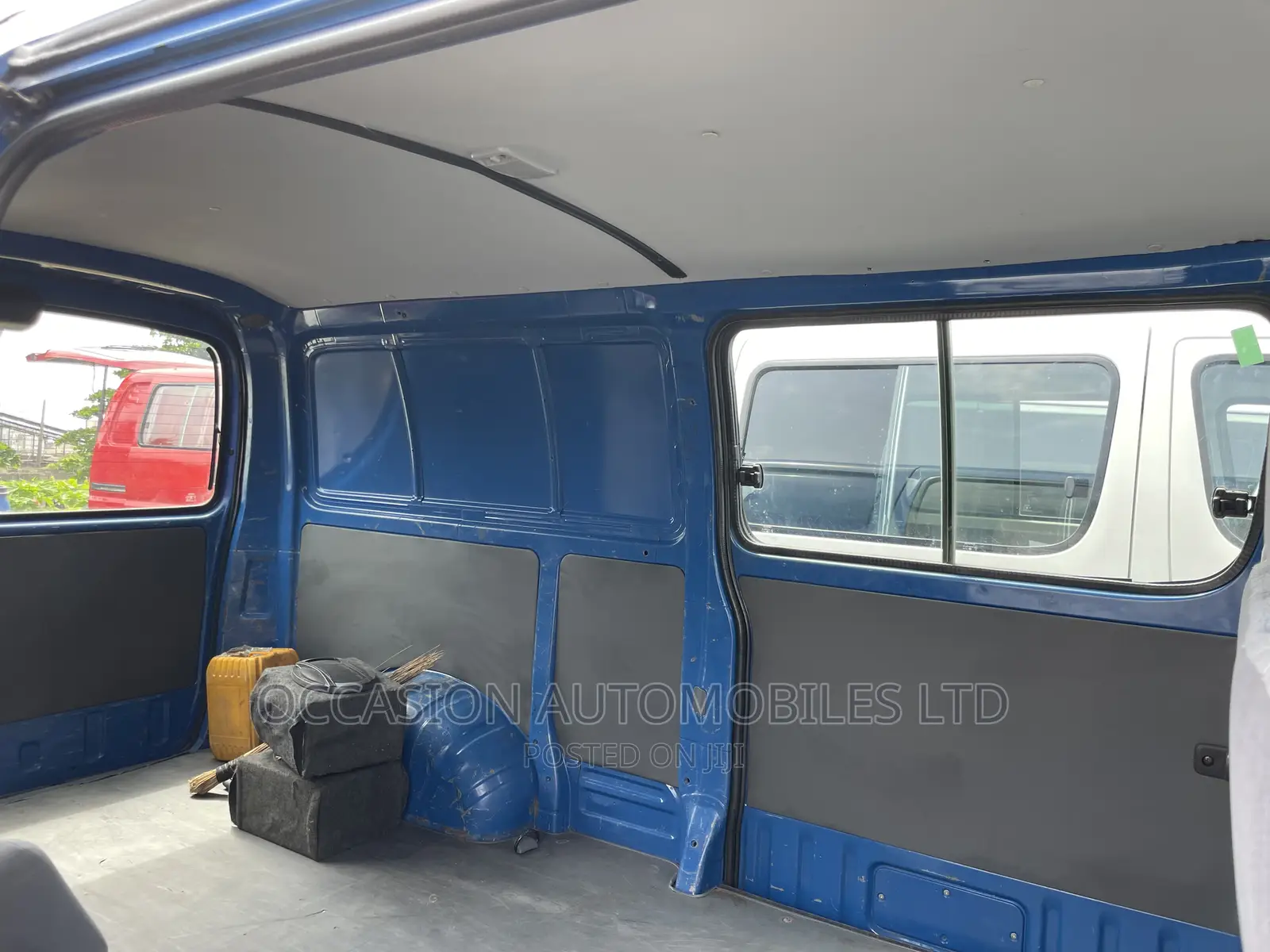 Toyota HiAce 2004 Blue