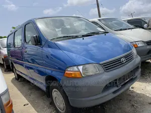 Toyota HiAce 2004 Blue