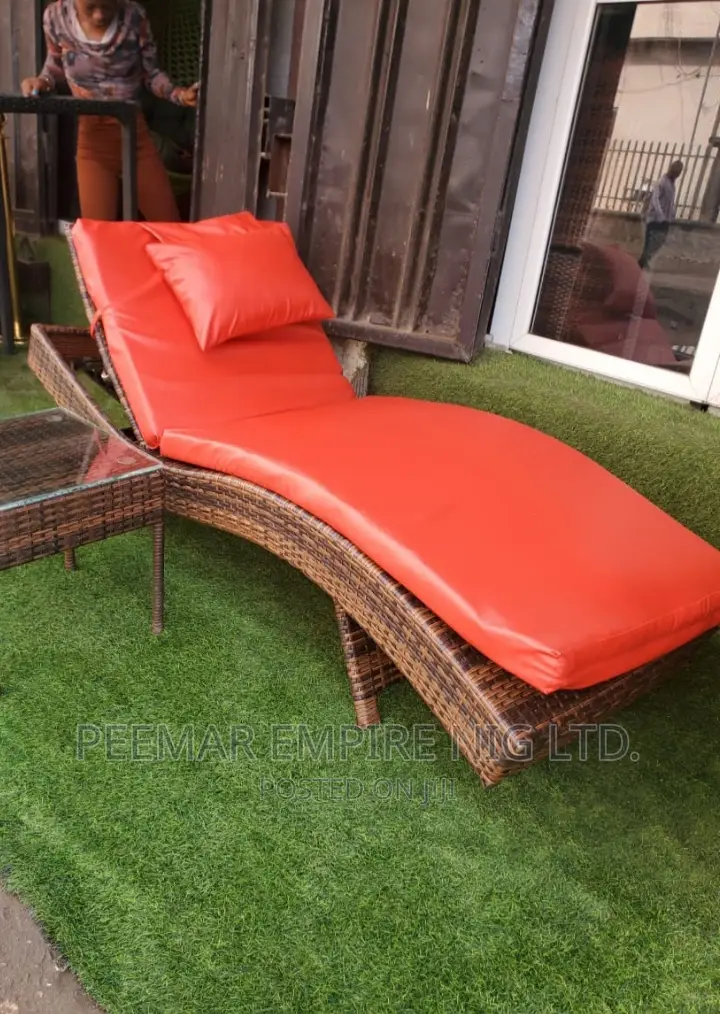 Original Executive Swimming Pool Side Bed