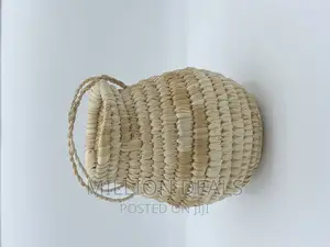 Mini Straw Stylish Vase Basket