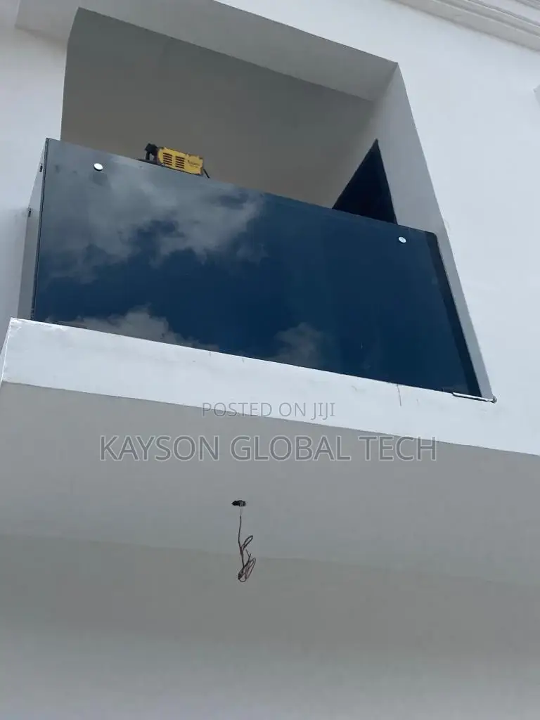 Thick and Quality Frameless Glass