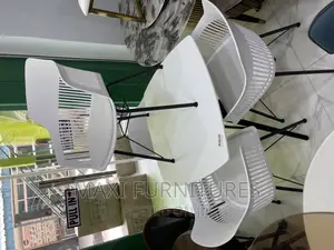 Dining by Four(4)