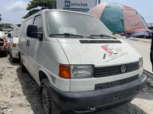 Volkswagen Transporter 2002 White