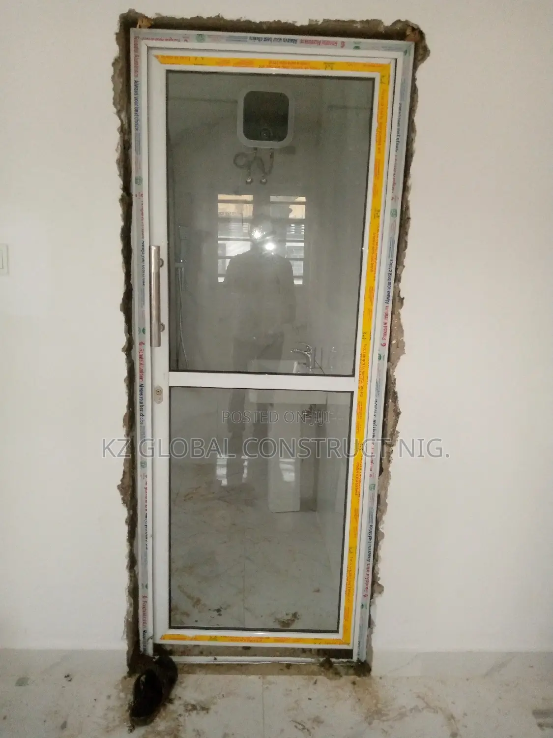 Single Leaf Aluminum Hinge Door