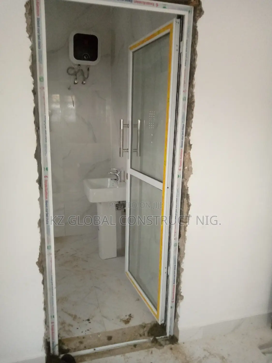 Single Leaf Aluminum Hinge Door