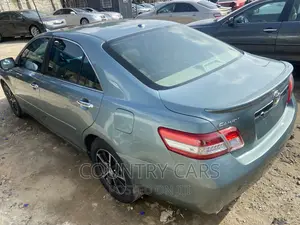 Toyota Camry XLE V6 4dr Sedan (3.5L 6cyl 6A) 2011 Green