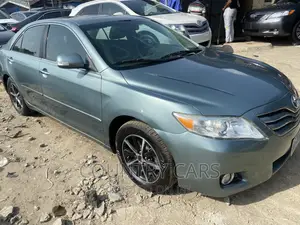 Toyota Camry XLE V6 4dr Sedan (3.5L 6cyl 6A) 2011 Green