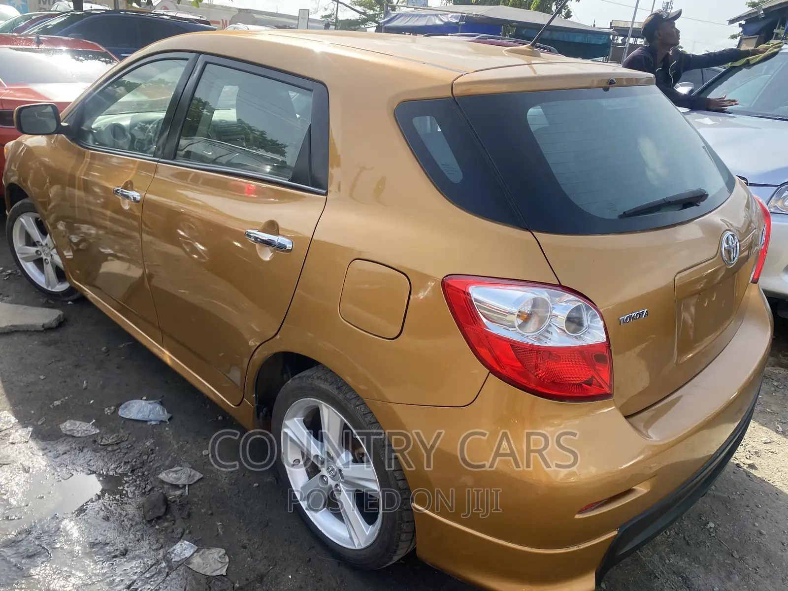 Toyota Matrix 2009 Gold