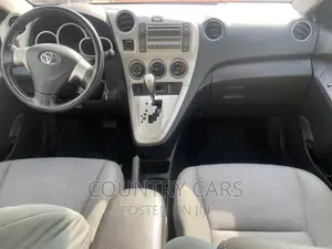 Toyota Matrix 2009 Gold