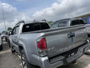 Toyota Tacoma 4dr Double Cab 2016 Silver