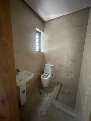 3bdrm Duplex in Ikeja for sale