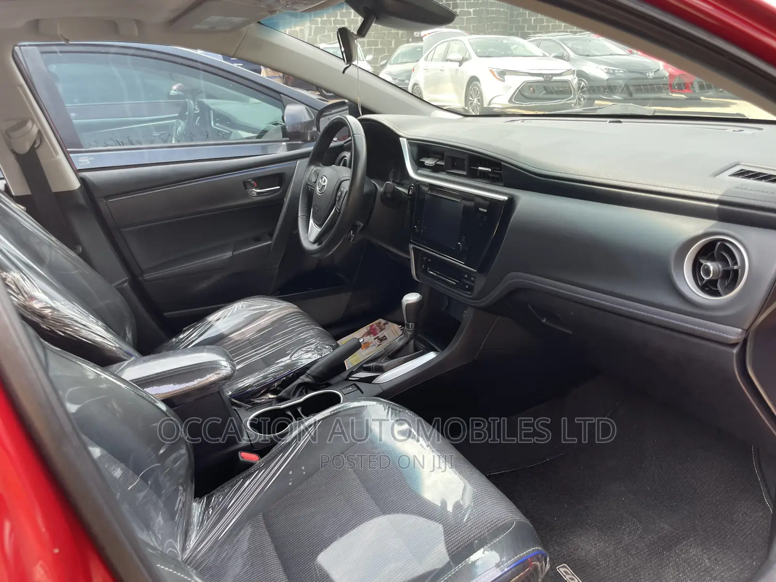 Toyota Corolla SE 4dr Sedan (1.8L 4cyl CVT) 2017 Red