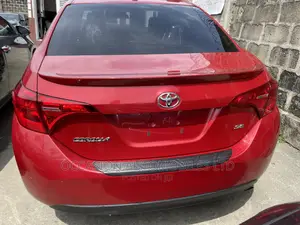 Toyota Corolla SE 4dr Sedan (1.8L 4cyl CVT) 2017 Red