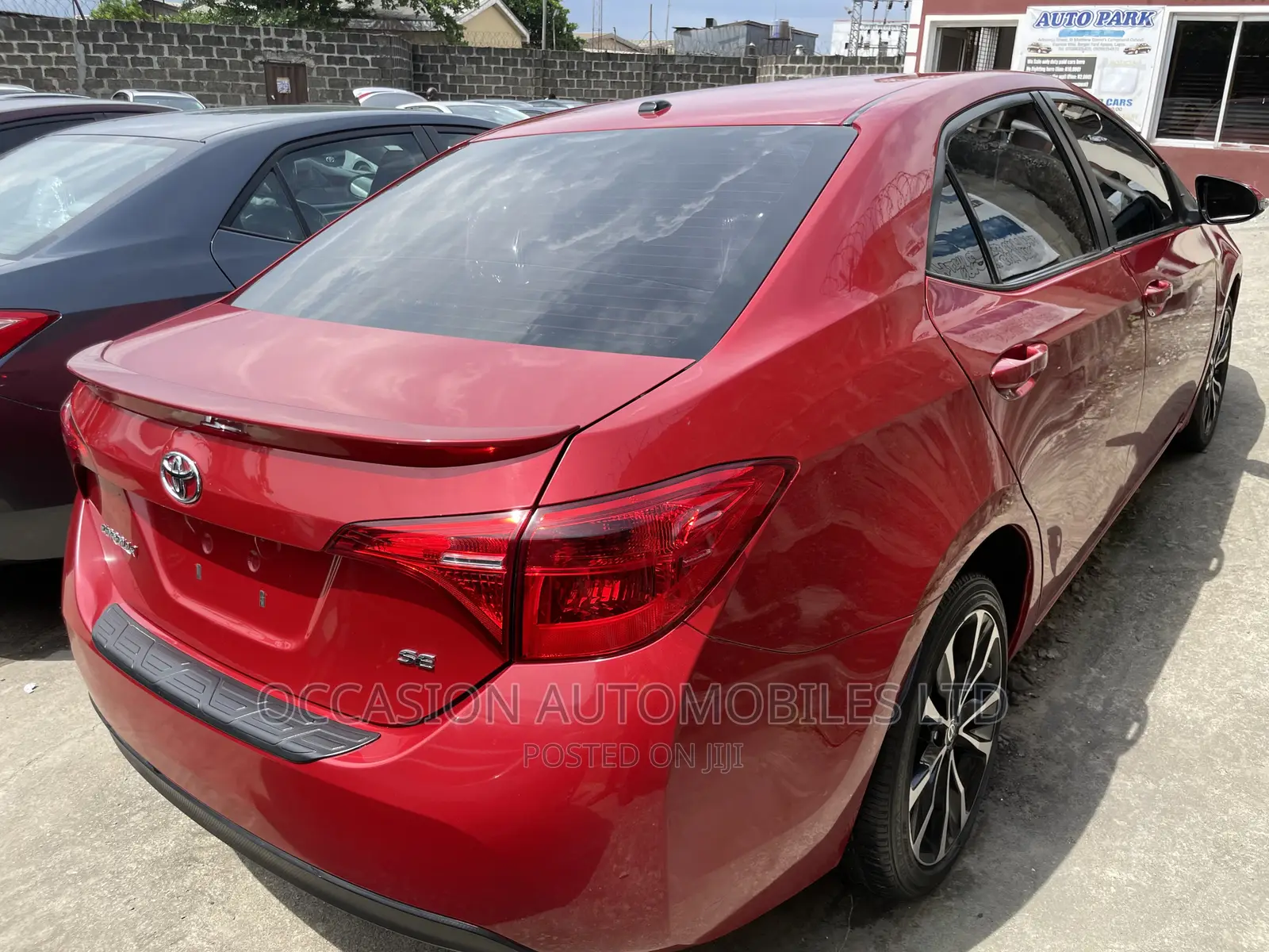 Toyota Corolla SE 4dr Sedan (1.8L 4cyl CVT) 2017 Red