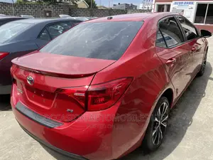 Toyota Corolla SE 4dr Sedan (1.8L 4cyl CVT) 2017 Red