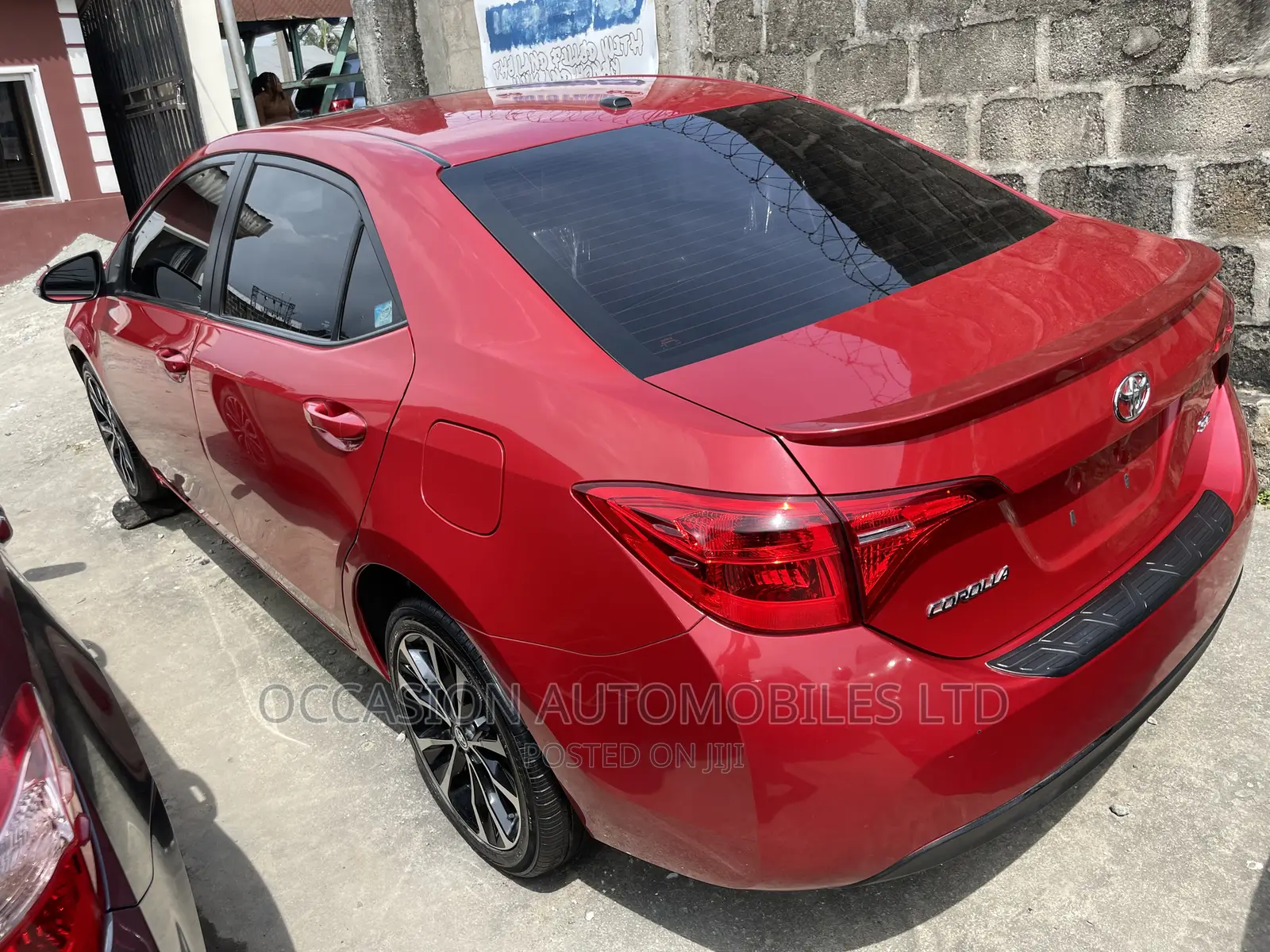 Toyota Corolla SE 4dr Sedan (1.8L 4cyl CVT) 2017 Red