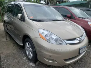 Toyota Sienna XLE Limited 2005 Gold