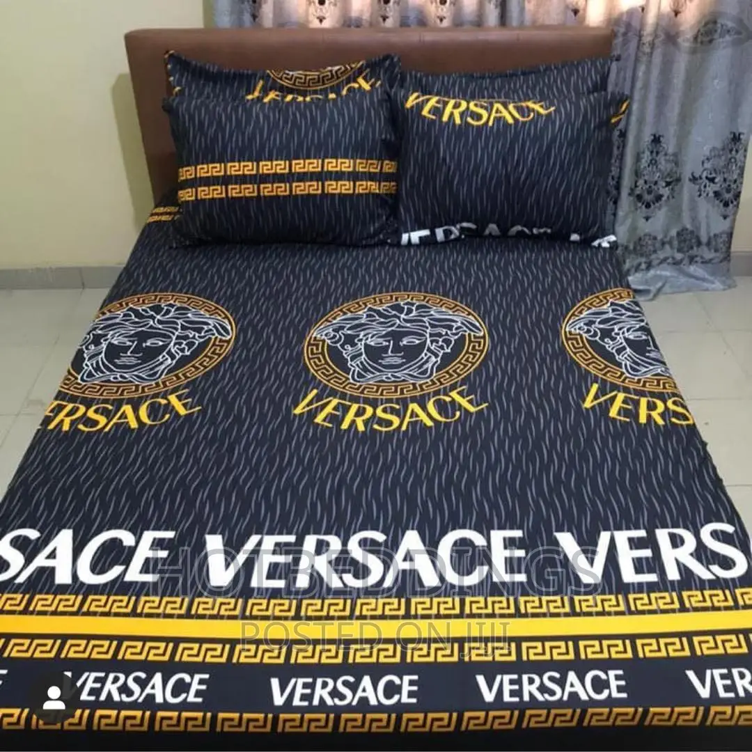 Unique Duvet, Bedspread And 4 Pillowcases