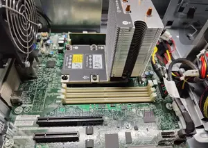 Server HP ProLiant ML 16GB Intel Xeon SSD 1T