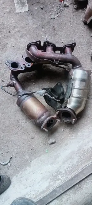 Direct Catalyst Converter for Rx330 or Highlander 2005 Mold