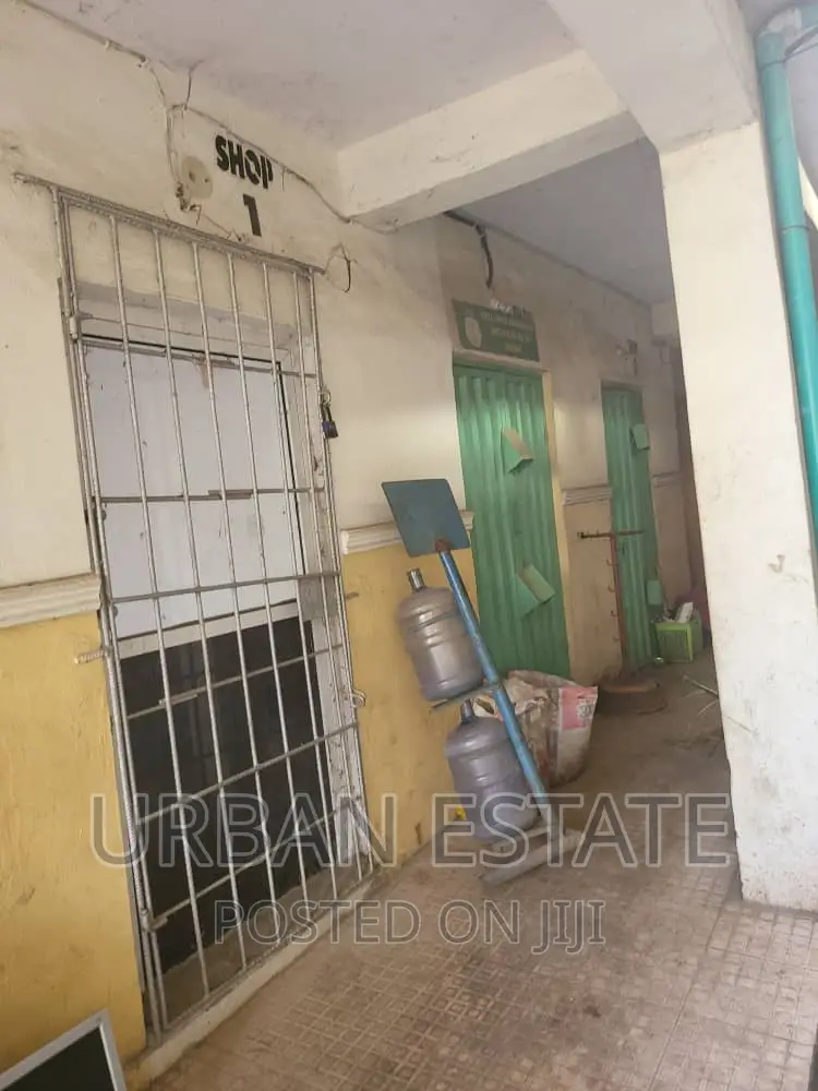 Storage Space or Space for Sale in Magodo Phase 1
