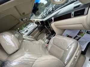 Lexus LX 570 AWD 2015 Gray