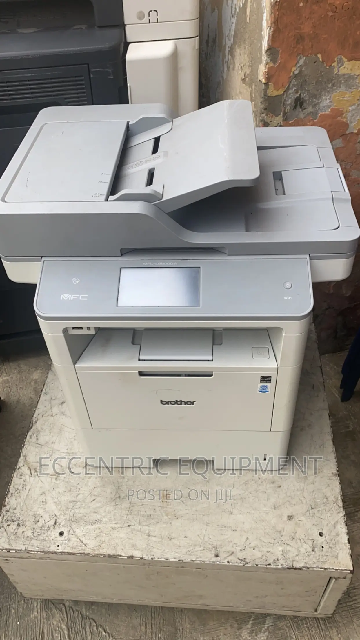 Brother MFC L6800dw Photocopier