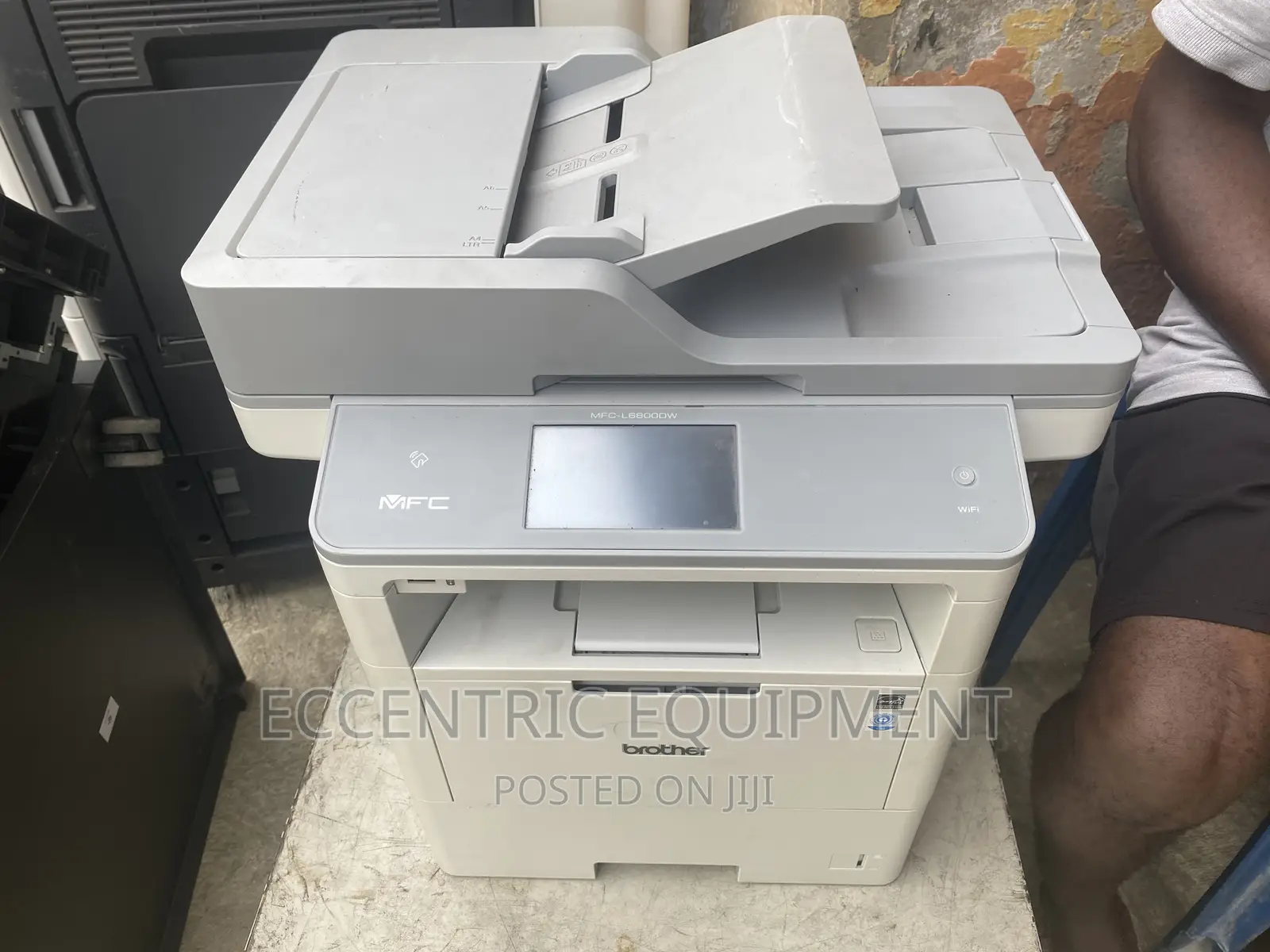 Brother MFC L6800dw Photocopier