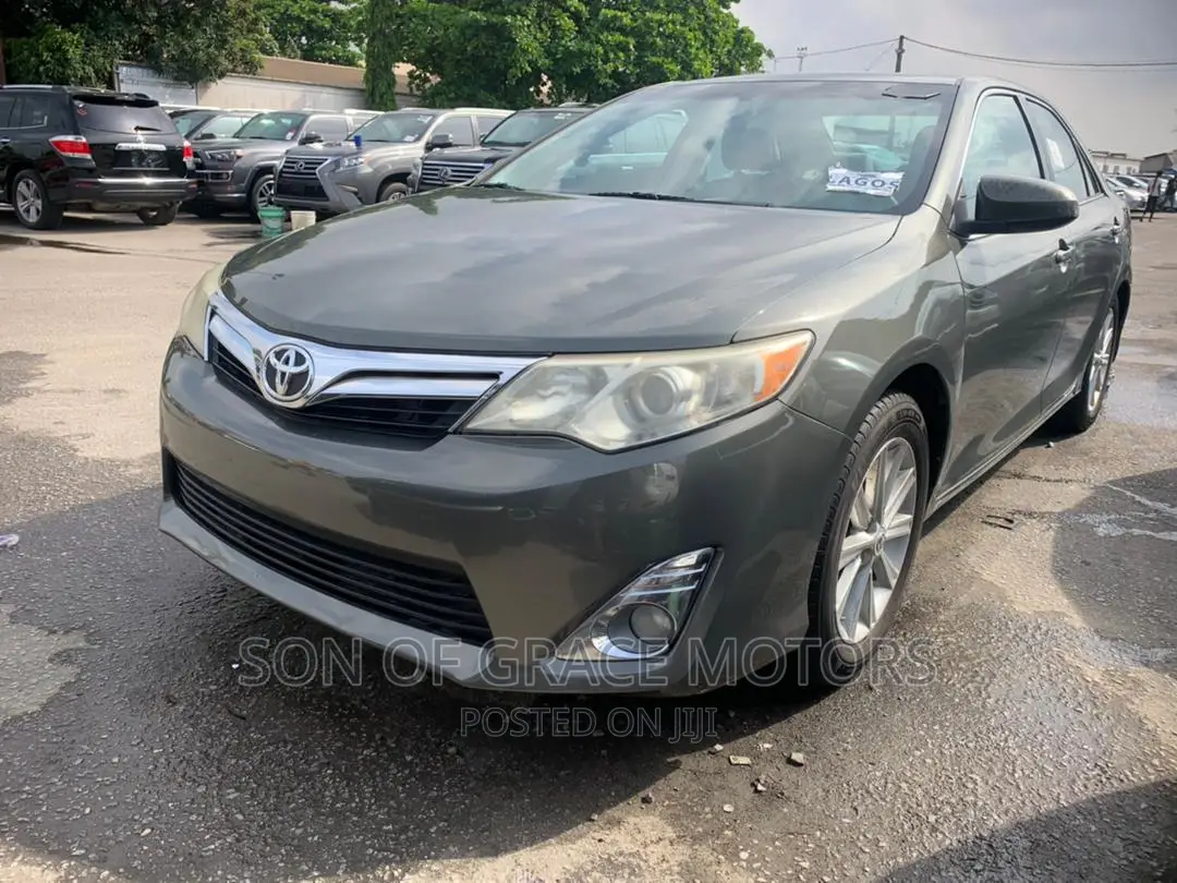 Toyota Camry 2014 Gray