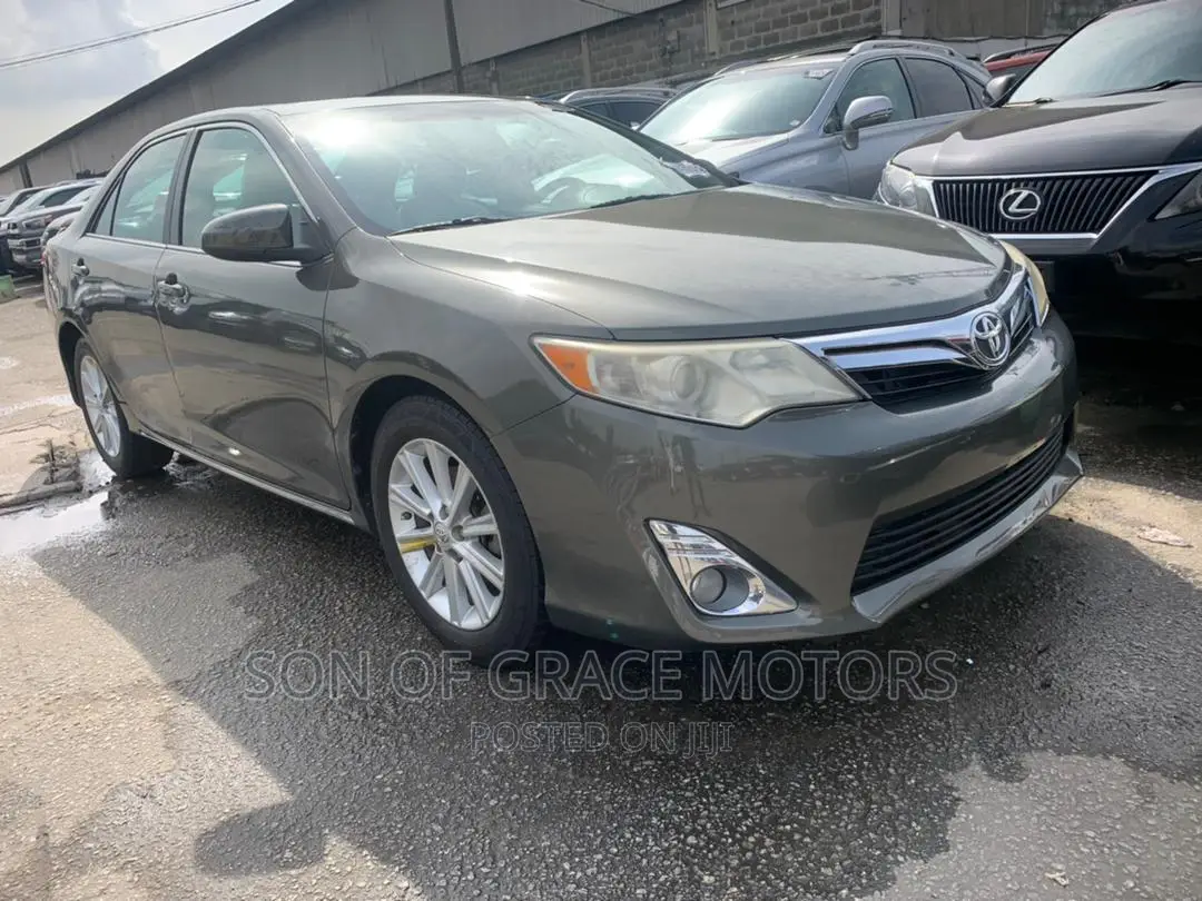 Toyota Camry 2014 Gray