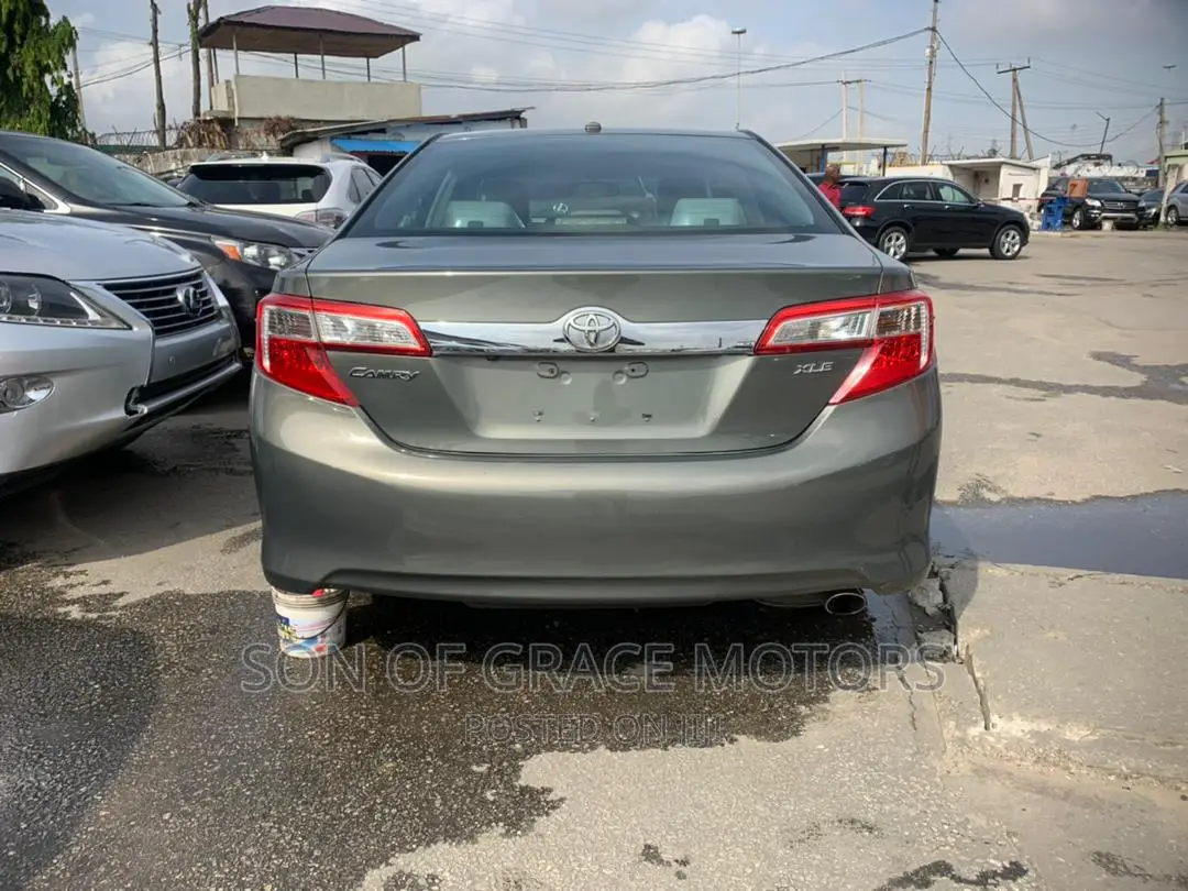 Toyota Camry 2014 Gray