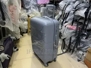 Medium Size Quality Unbreakable Travel Luggage