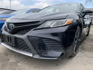 Toyota Camry SE 4dr Sedan (2.5L 4cyl 6A) 2017 Black