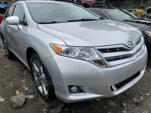 Toyota Venza AWD 2010 Silver