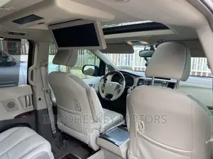 Toyota Sienna Limited AWD 7-Passenger 2013 Red
