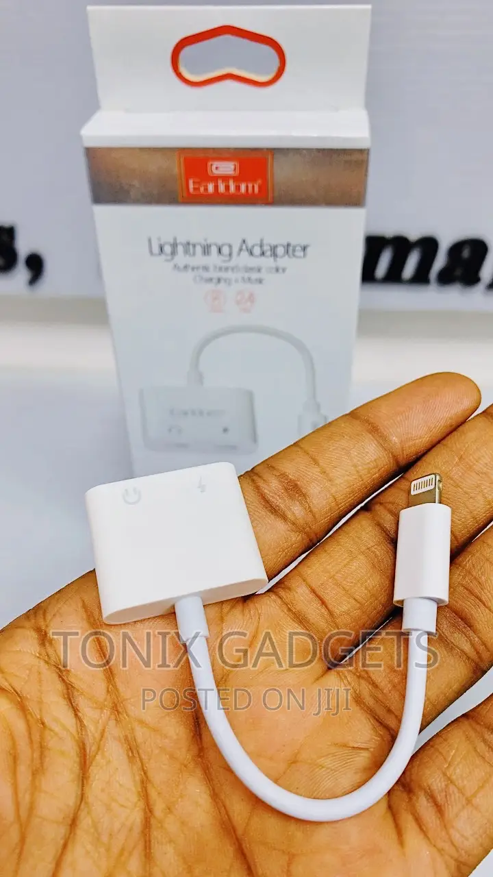 2-in-1 Lightning Switch Jack - Charging + Audio Listener