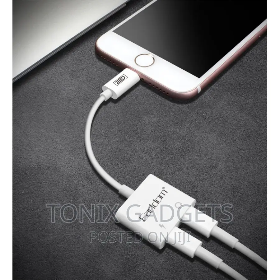 2-in-1 Lightning Switch Jack - Charging + Audio Listener