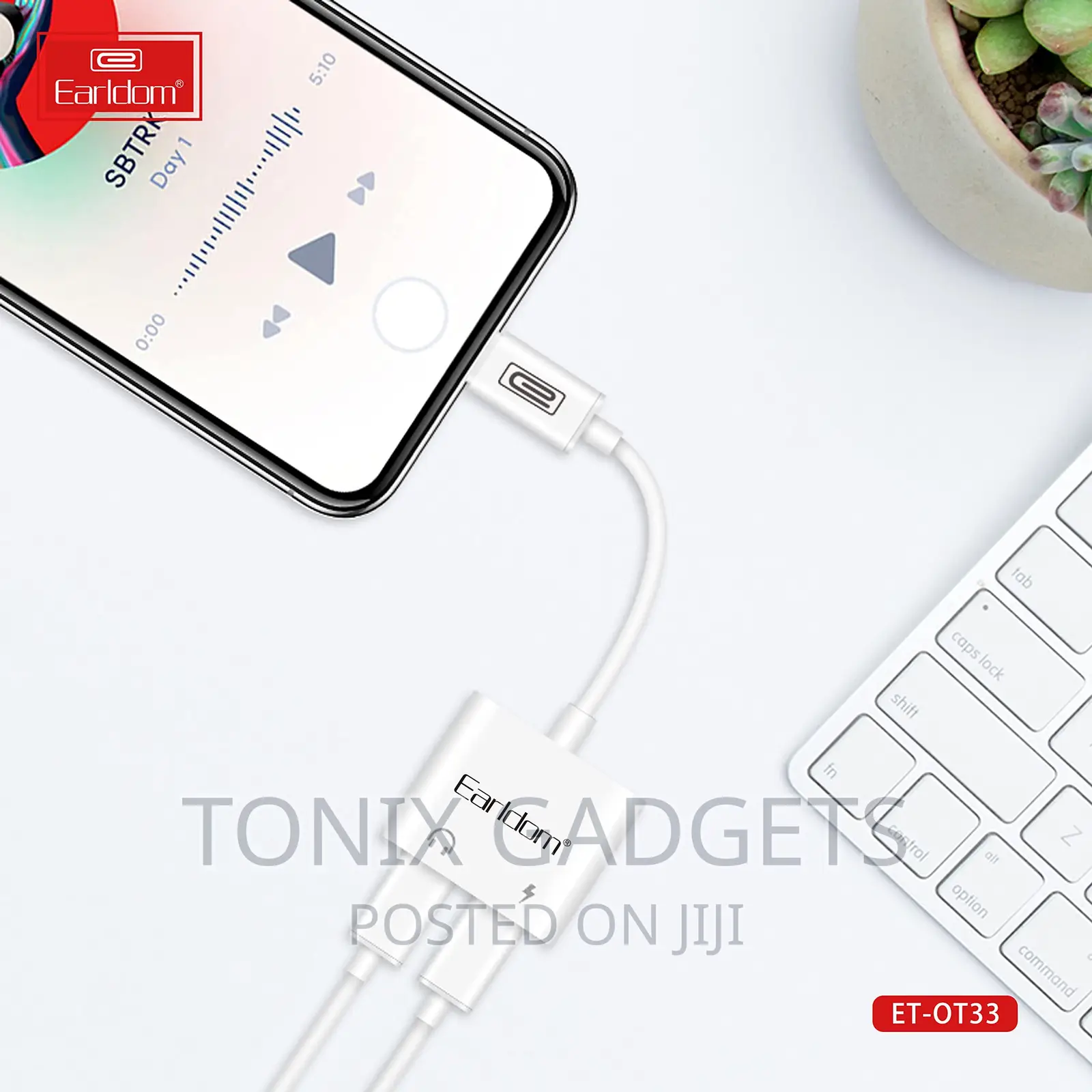 2-in-1 Lightning Switch Jack - Charging + Audio Listener