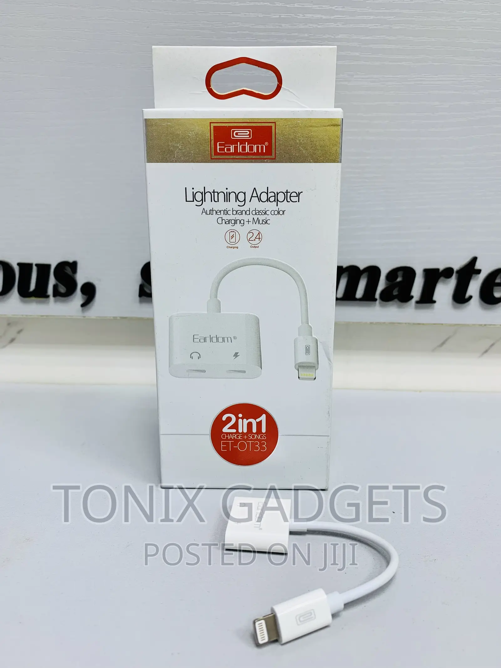 2-in-1 Lightning Switch Jack - Charging + Audio Listener