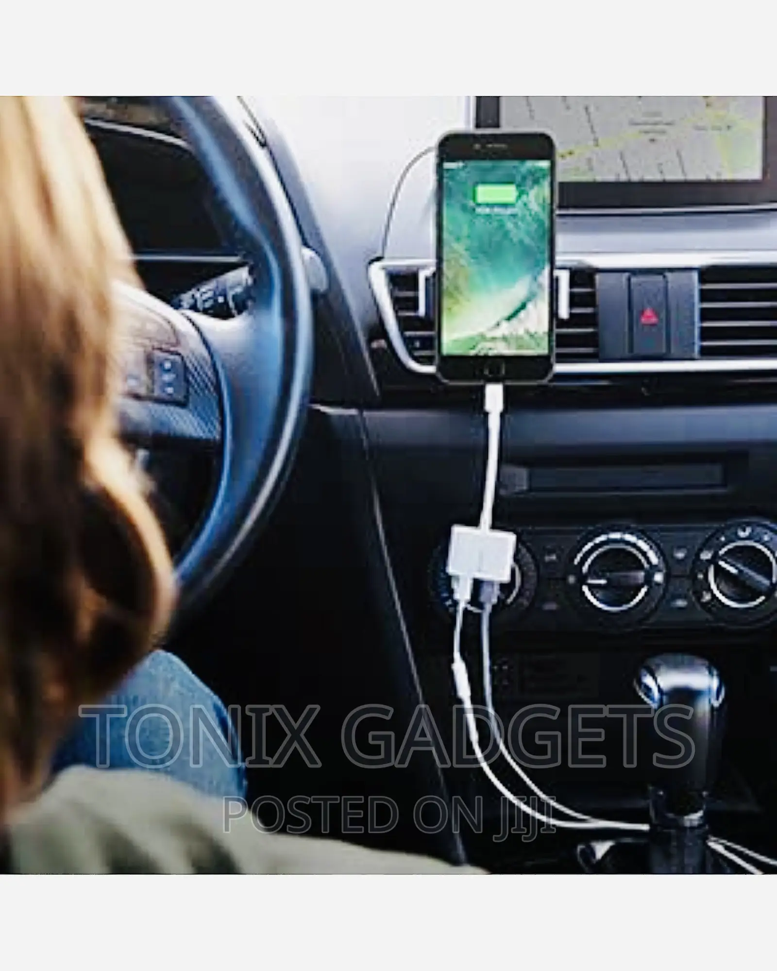 2-in-1 Lightning Switch Jack - Charging + Audio Listener
