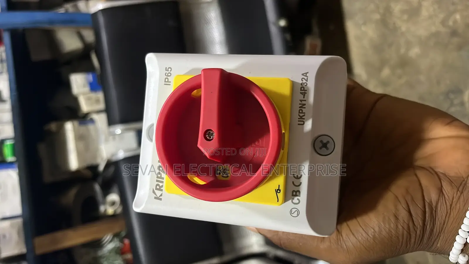 32amps Isolator Switch