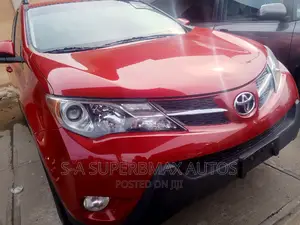 Toyota RAV4 2015 Red