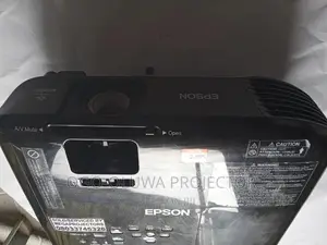 Full HD Projector With a Wide-Screen, High-Colour Brightness