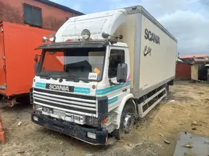 SCANIA TRUCK 93 15tonnes 2006