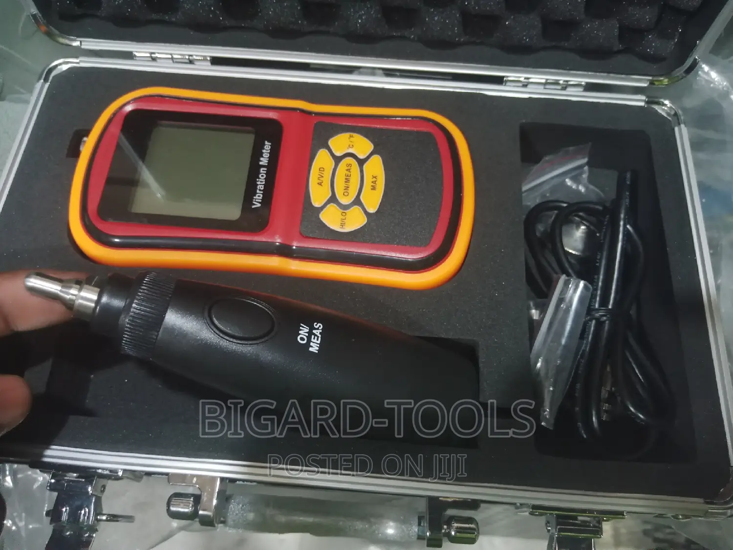 Digital Vibration Meter