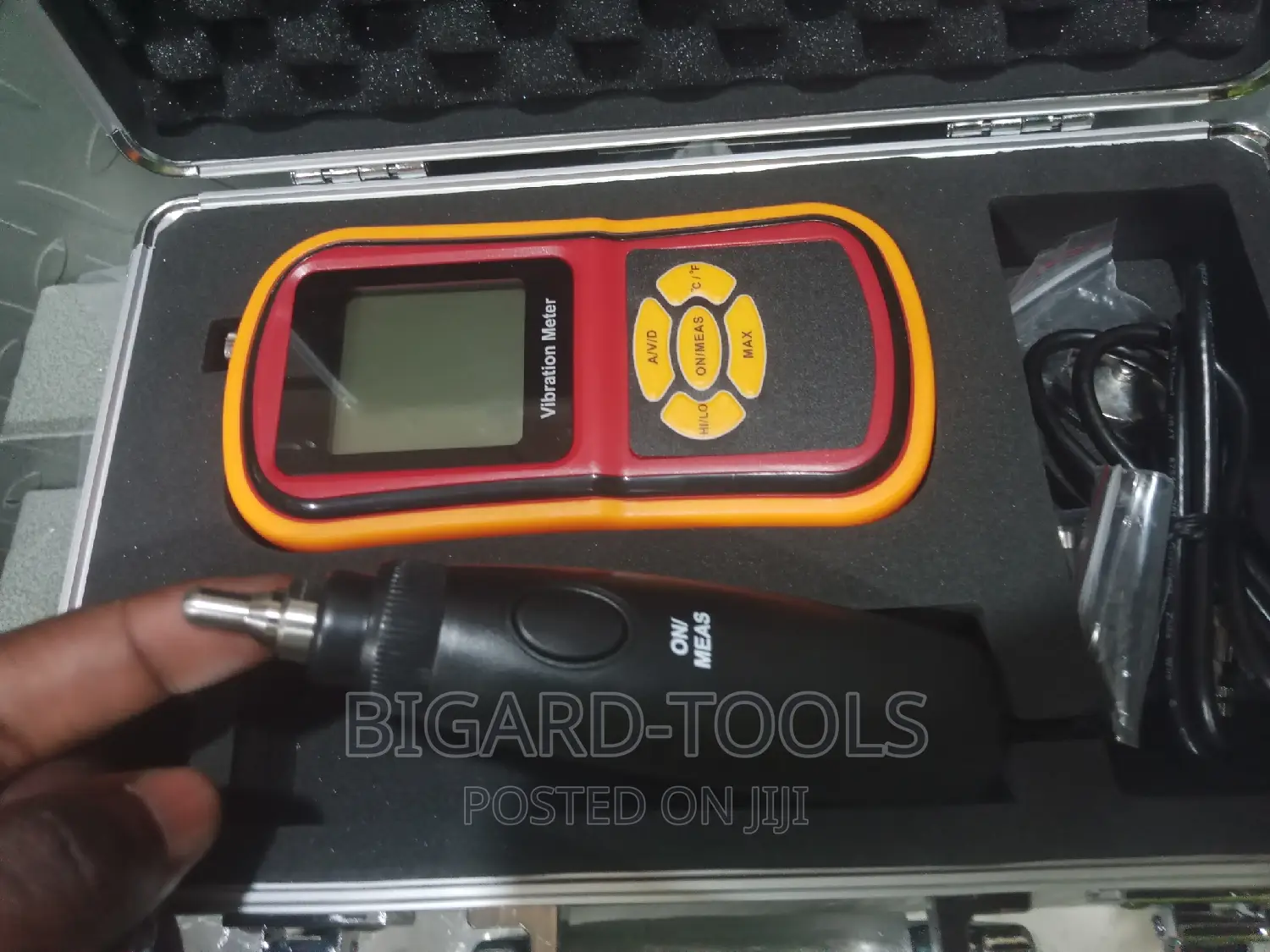Digital Vibration Meter