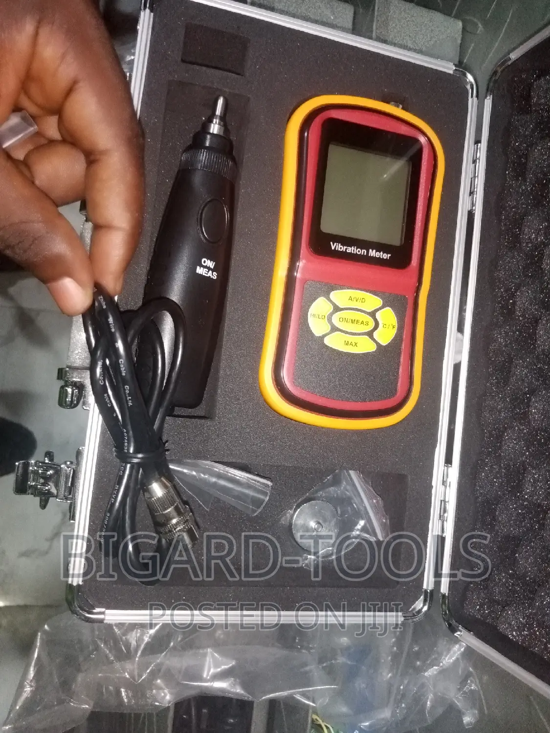 Digital Vibration Meter