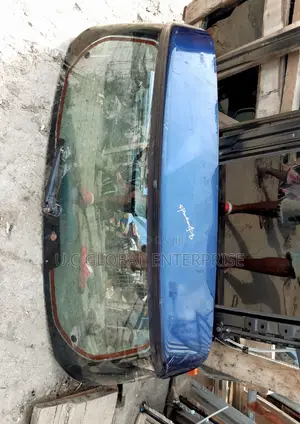 Boot Glass for Toyota Matrix 2006 Model Available Now