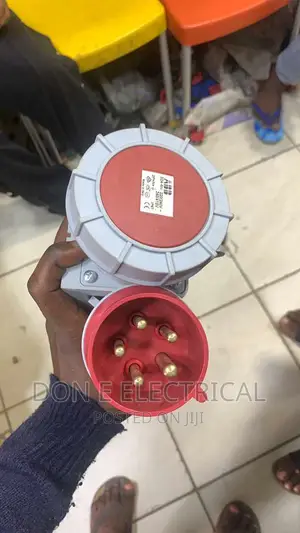 32a 5pin Industrial Socket