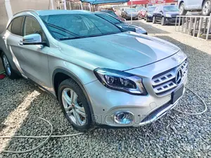 Mercedes-Benz GLA 250 2016 Silver